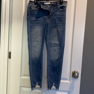 KanCan jeans stonewashed with frayed hem